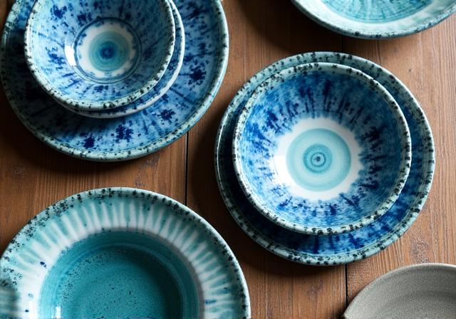 Ceramiche dipinte a mano con motivi marini